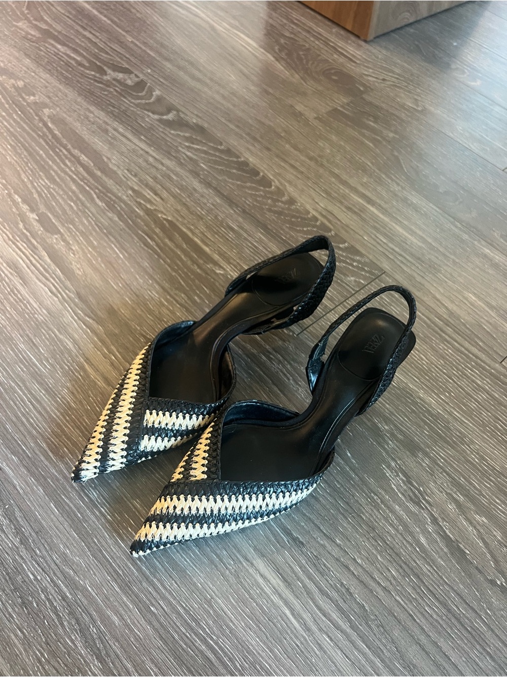 Womens Black & White Pointed Slingback Flats